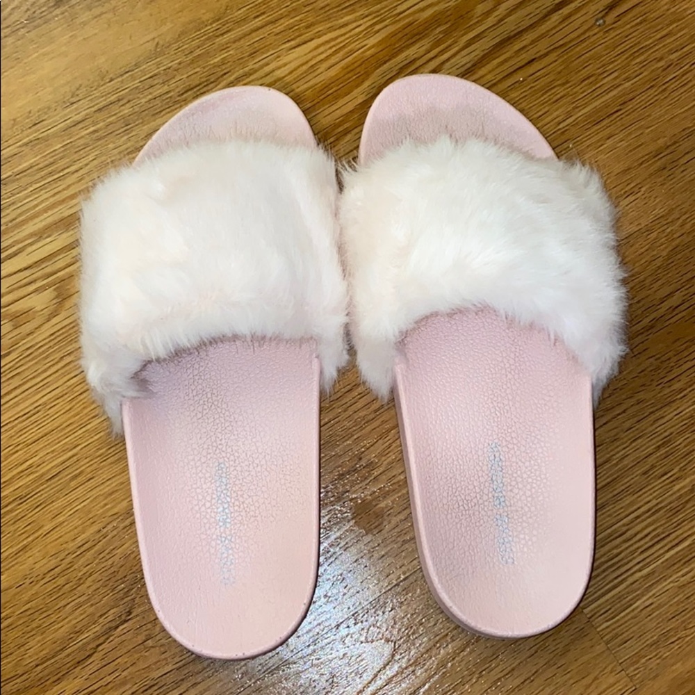 Steve Madden slippers